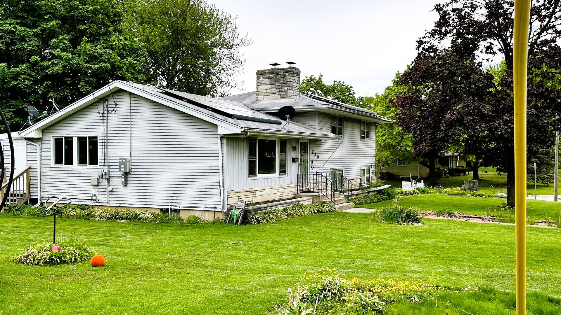 220 Beacon Drive Property Photo 3