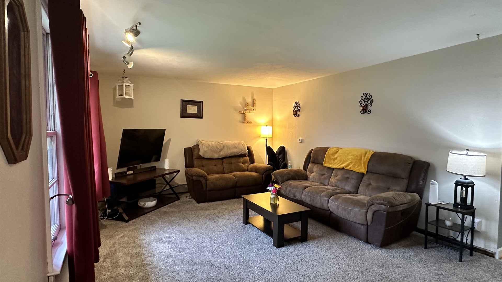 220 Beacon Drive Property Photo 6