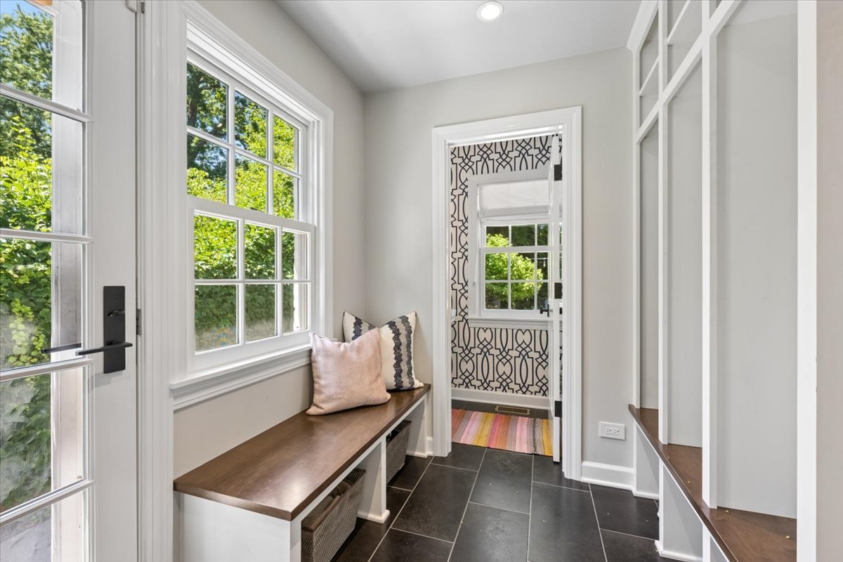 567 Oak Street Property Photo 23