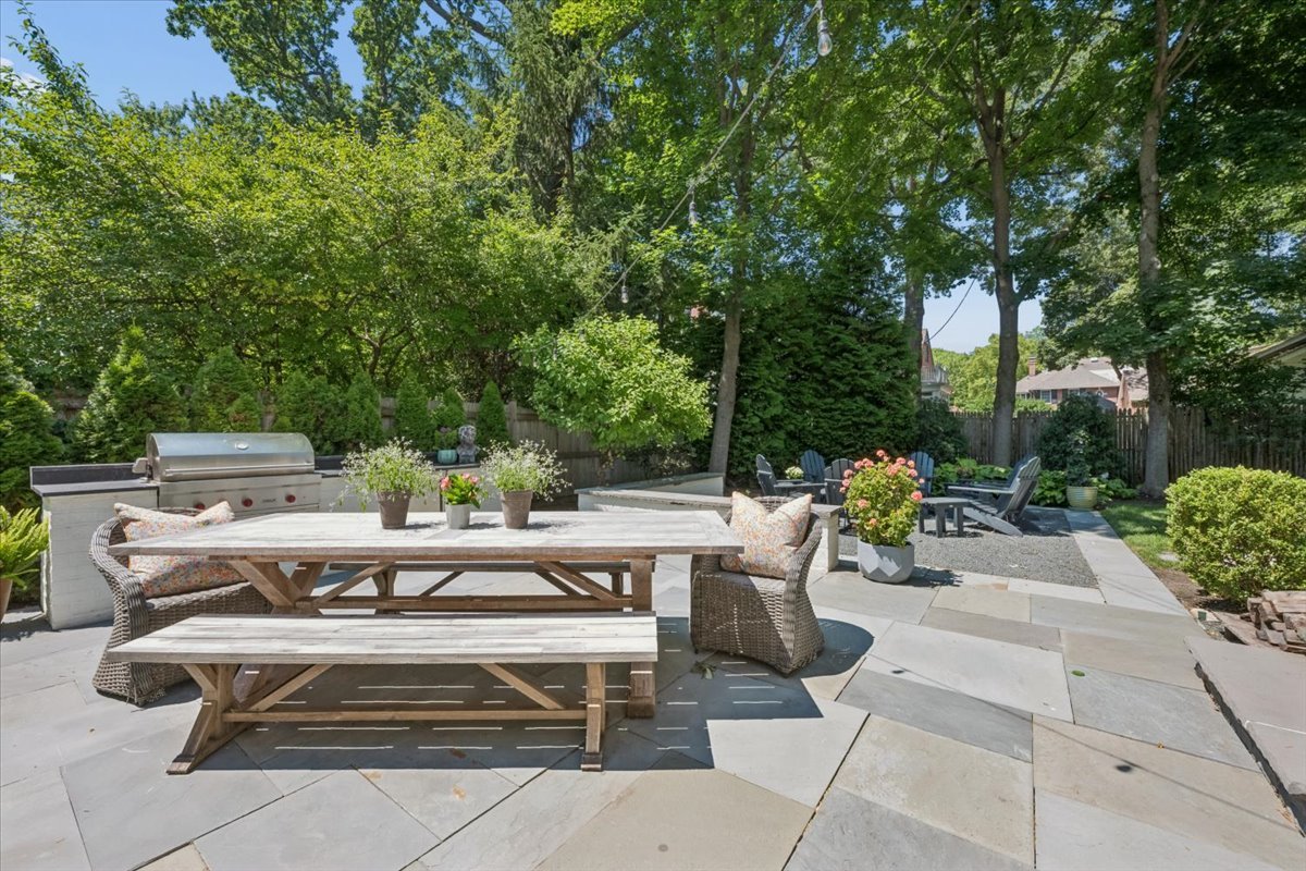 567 Oak Street Property Photo 40