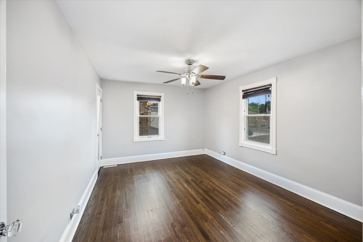 8121 S Fairfield Avenue Property Photo 18
