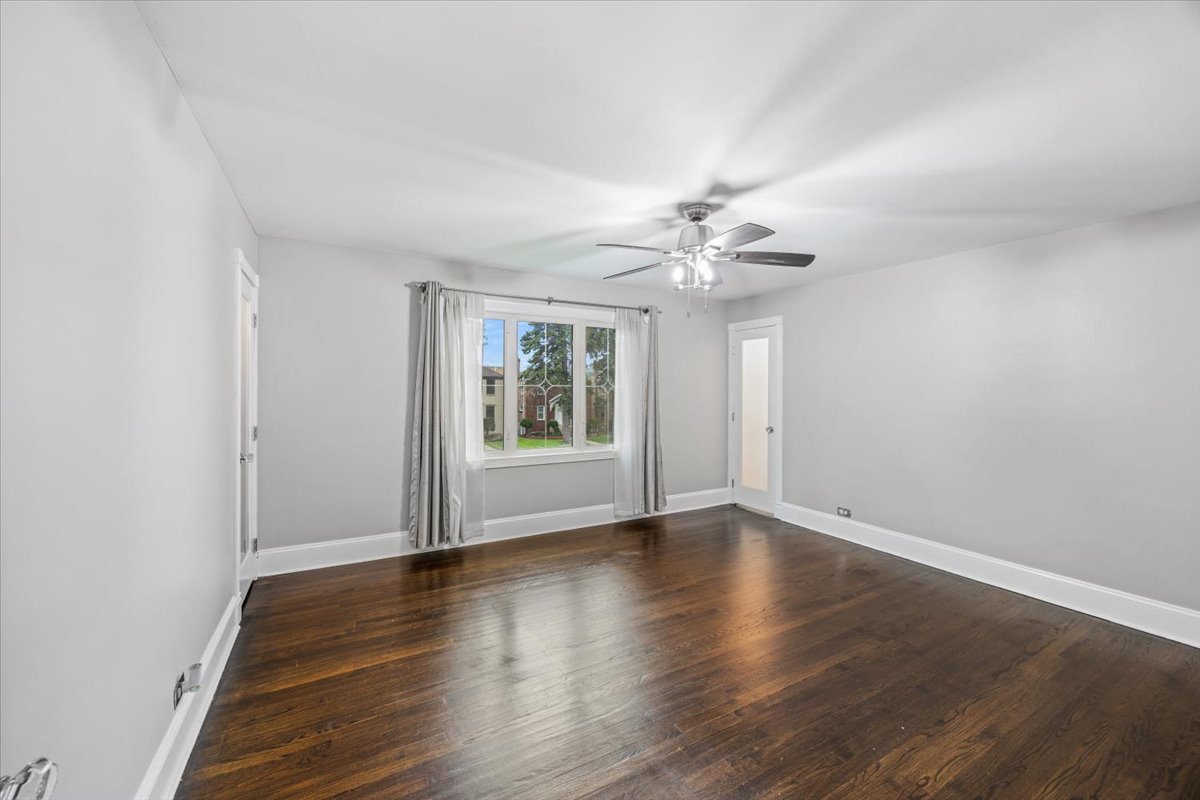 8121 S Fairfield Avenue Property Photo 19