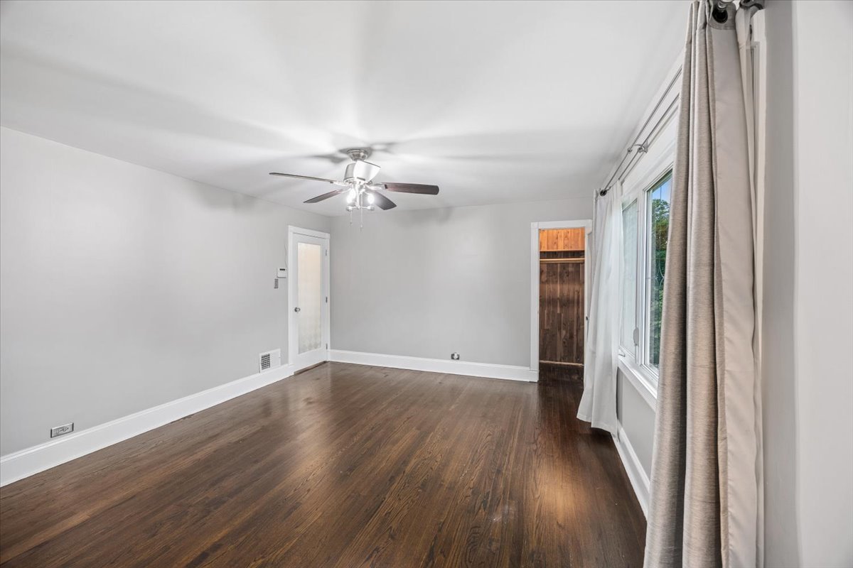 8121 S Fairfield Avenue Property Photo 20