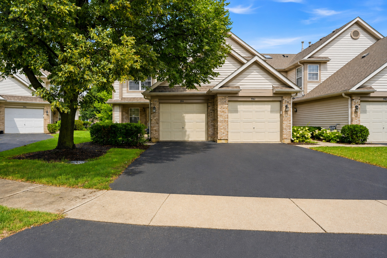 1984 Persimmon Court Property Photo 1