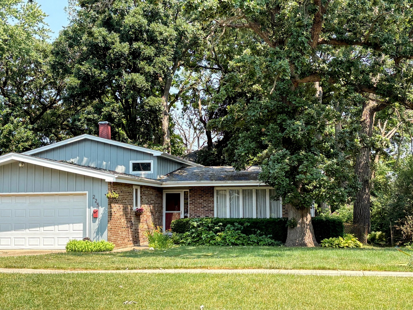 225 S Seymour Avenue Property Photo 1