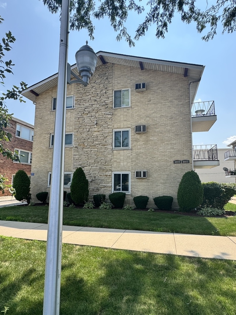 6023 W 64th Place 9