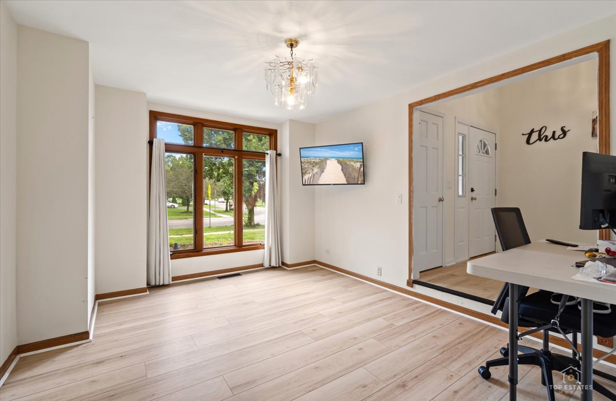 24847 W Burdick Road Property Photo 4