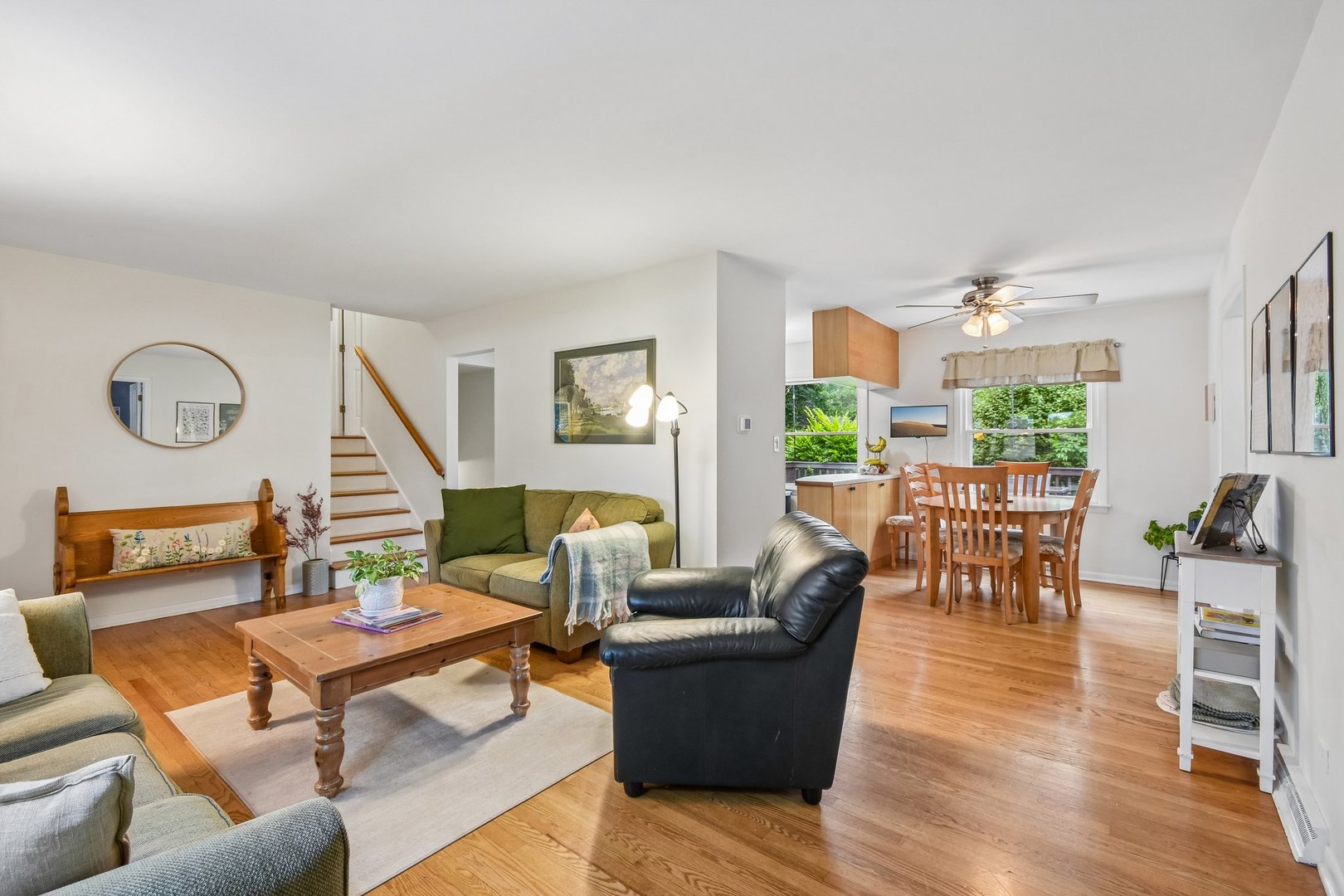 26w473 Parkway Drive Property Photo 8
