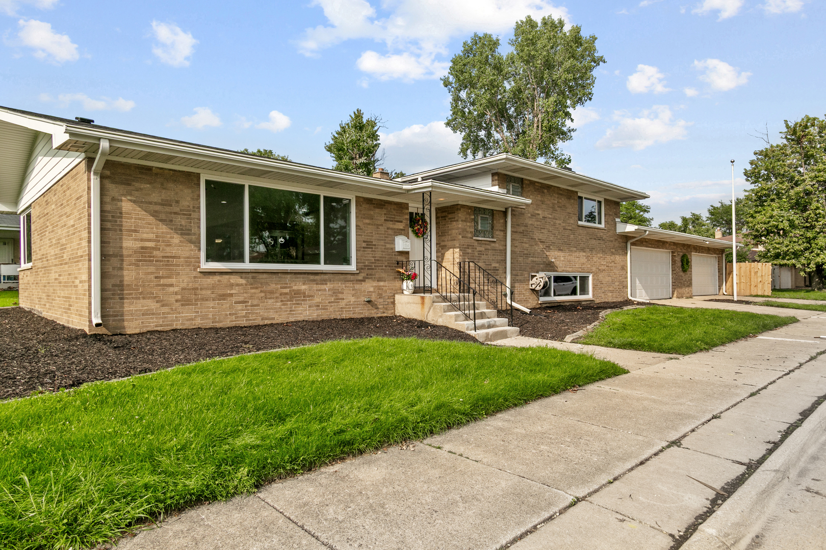 1554 Idlewild Lane Property Photo 1
