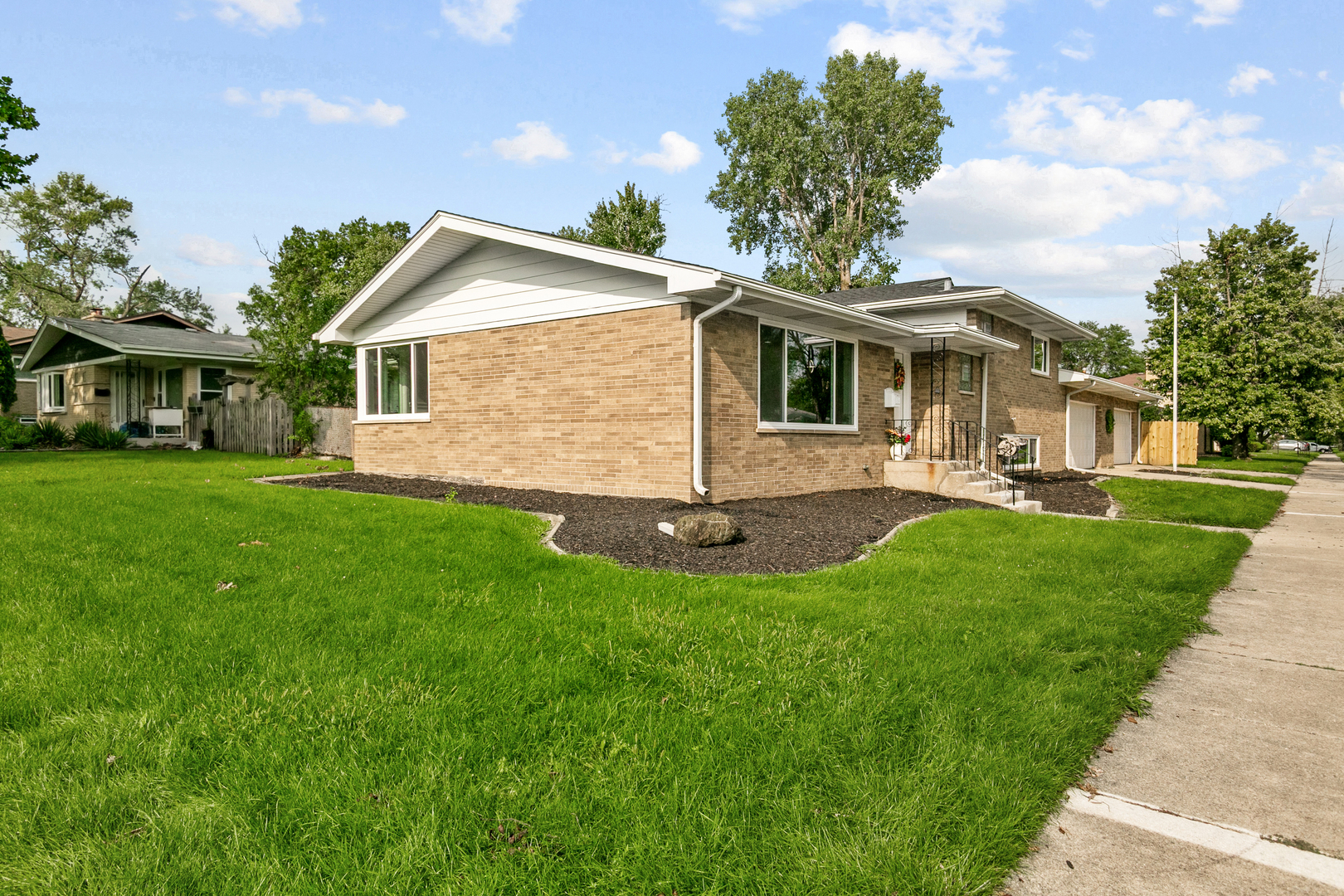 1554 Idlewild Lane Property Photo 2