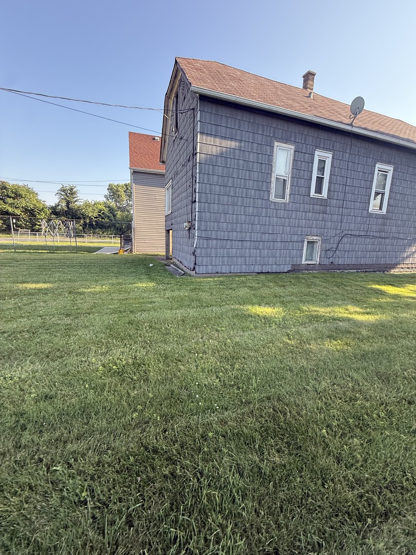 9353 S Yates Boulevard Property Photo 3