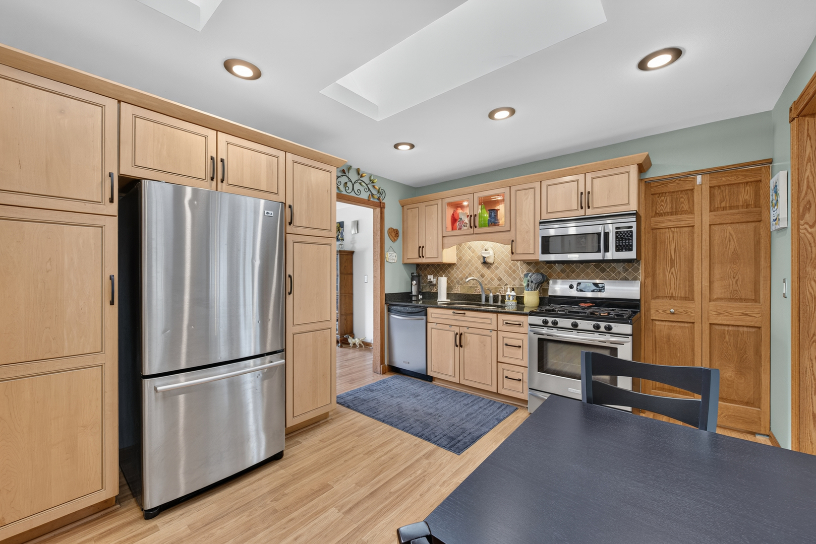 909 Shorewood Drive Property Photo 6