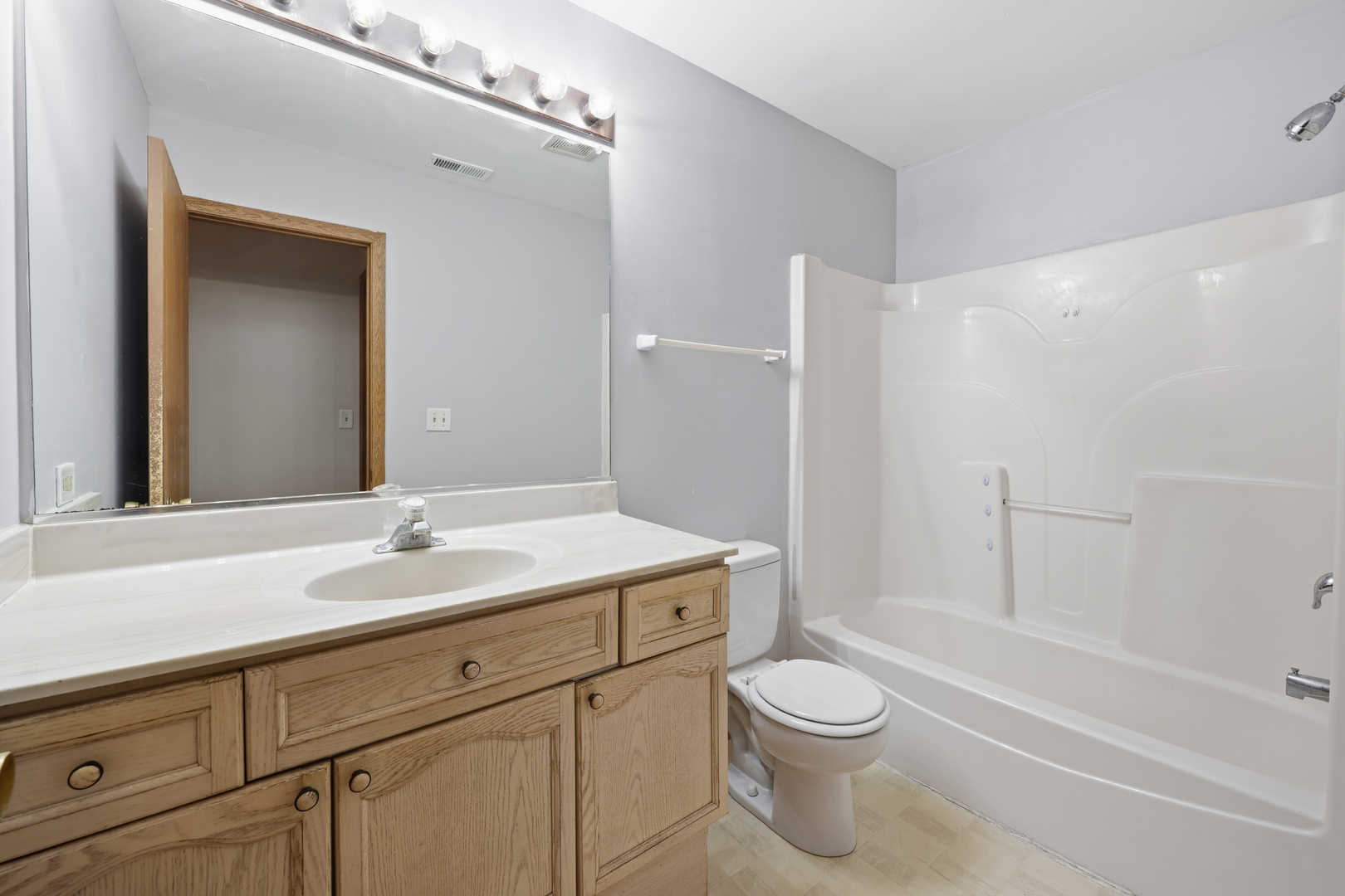 1141 Greenwood Circle 7f Property Photo 13