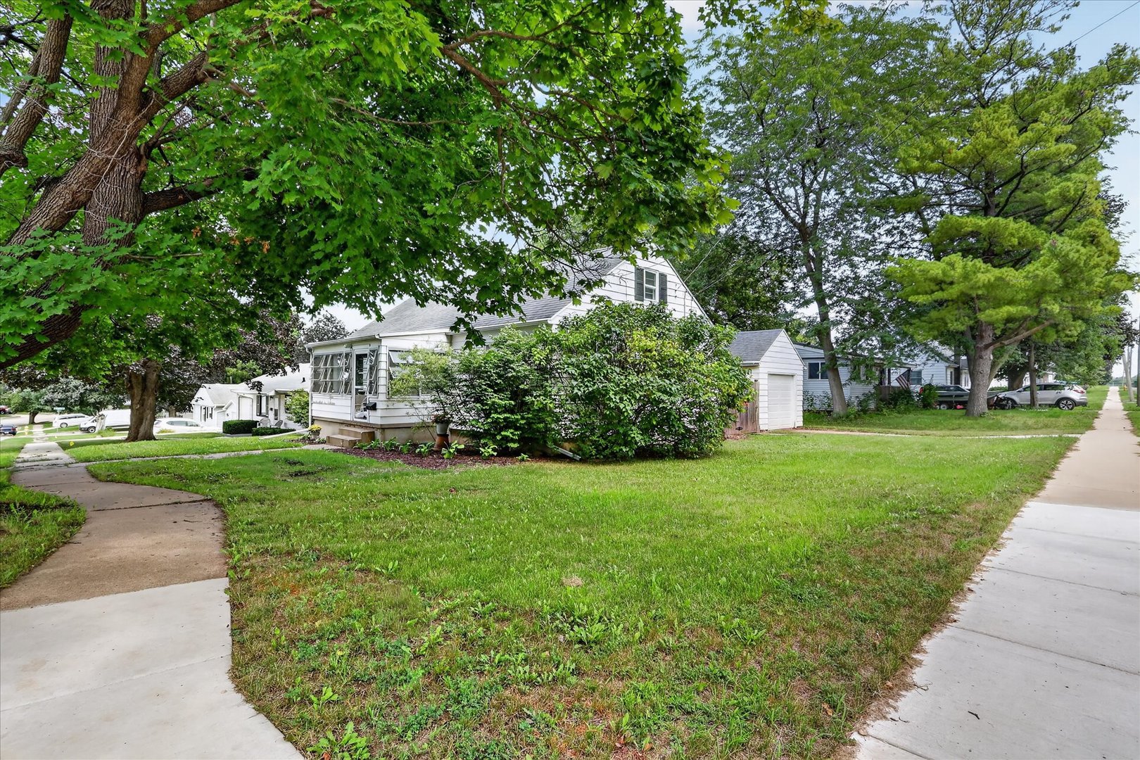 961 W Jefferson Drive Property Photo 3