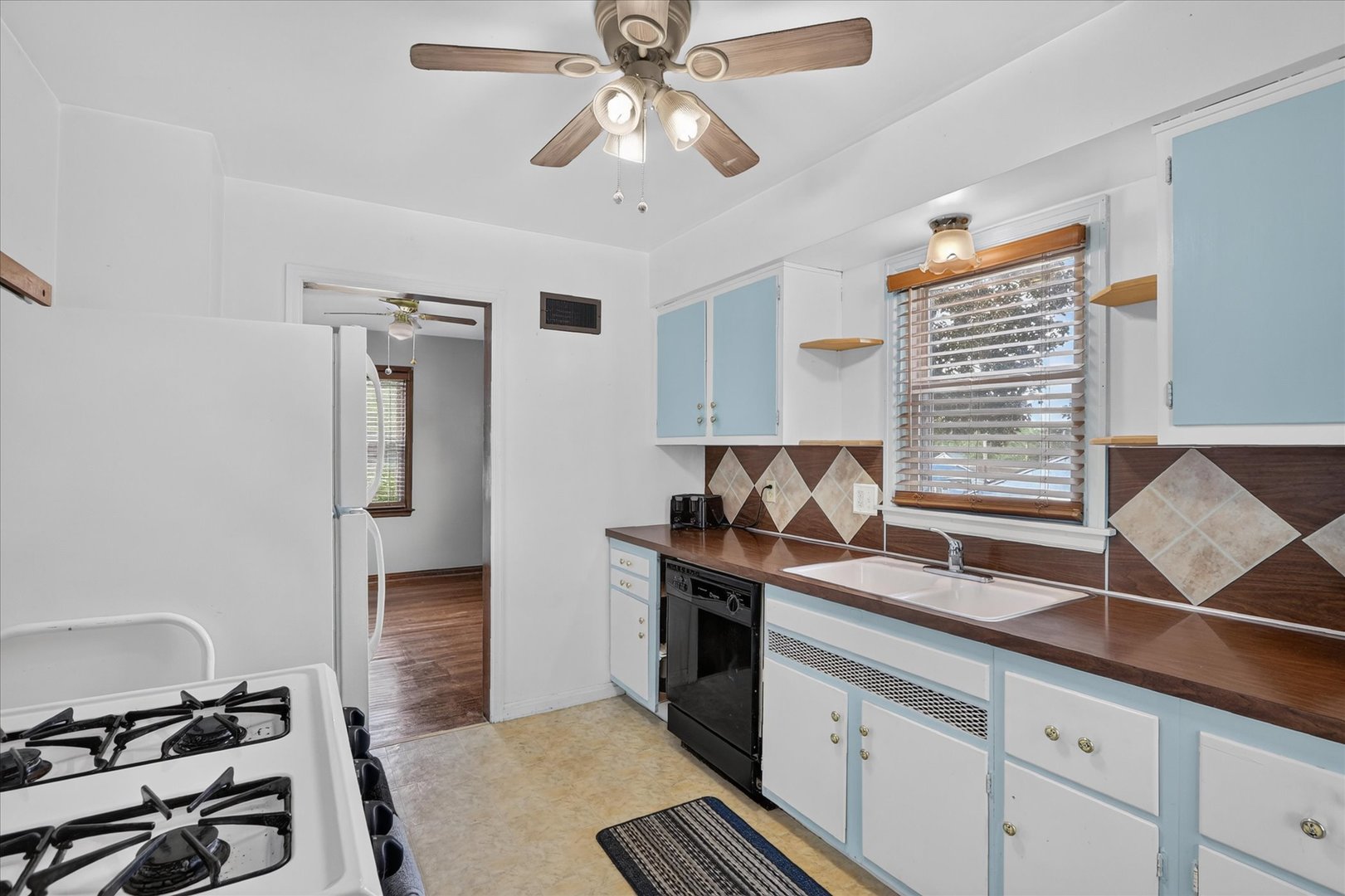 961 W Jefferson Drive Property Photo 17