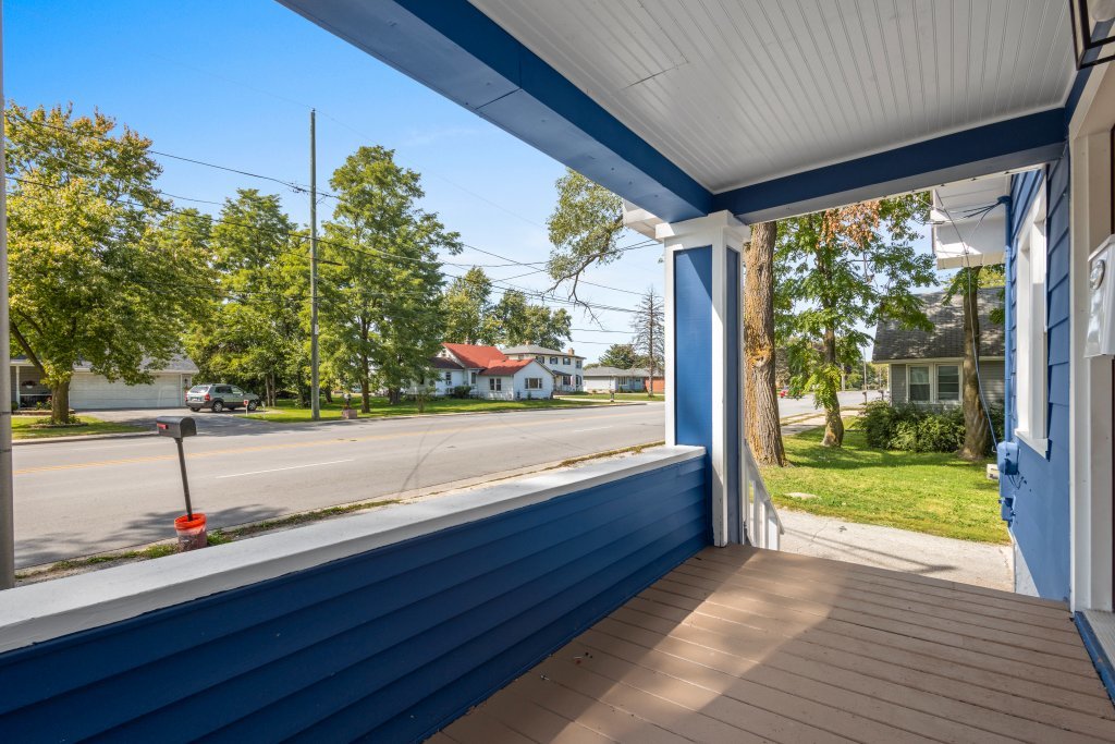 15661 State Street Property Photo 2