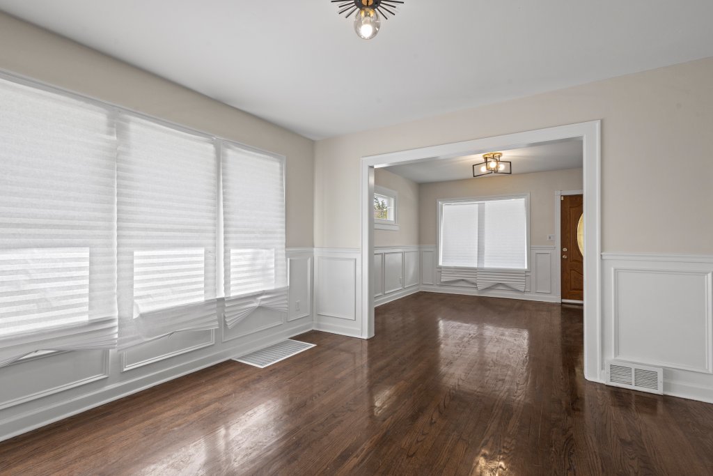 15661 State Street Property Photo 9