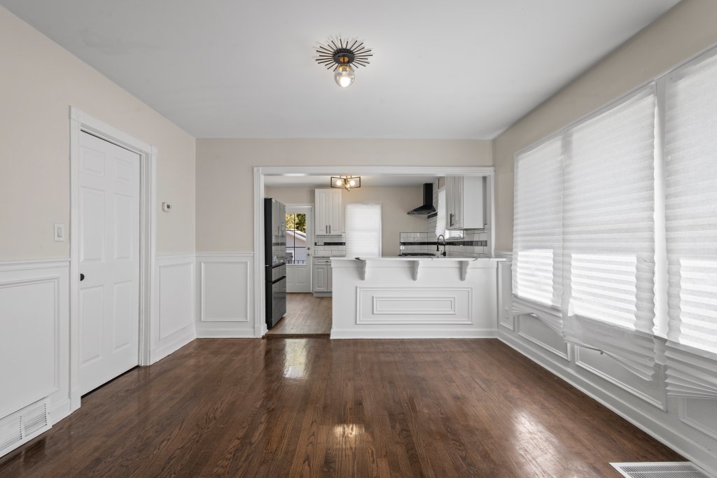 15661 State Street Property Photo 10
