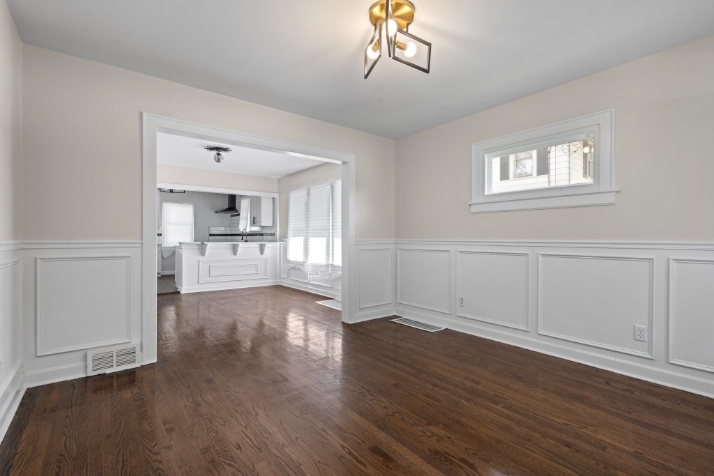 15661 State Street Property Photo 11