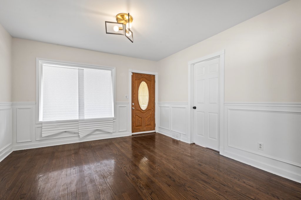 15661 State Street Property Photo 12