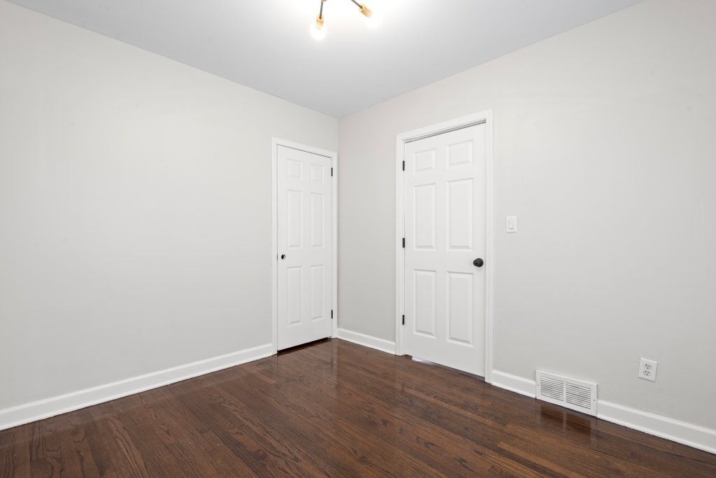 15661 State Street Property Photo 13