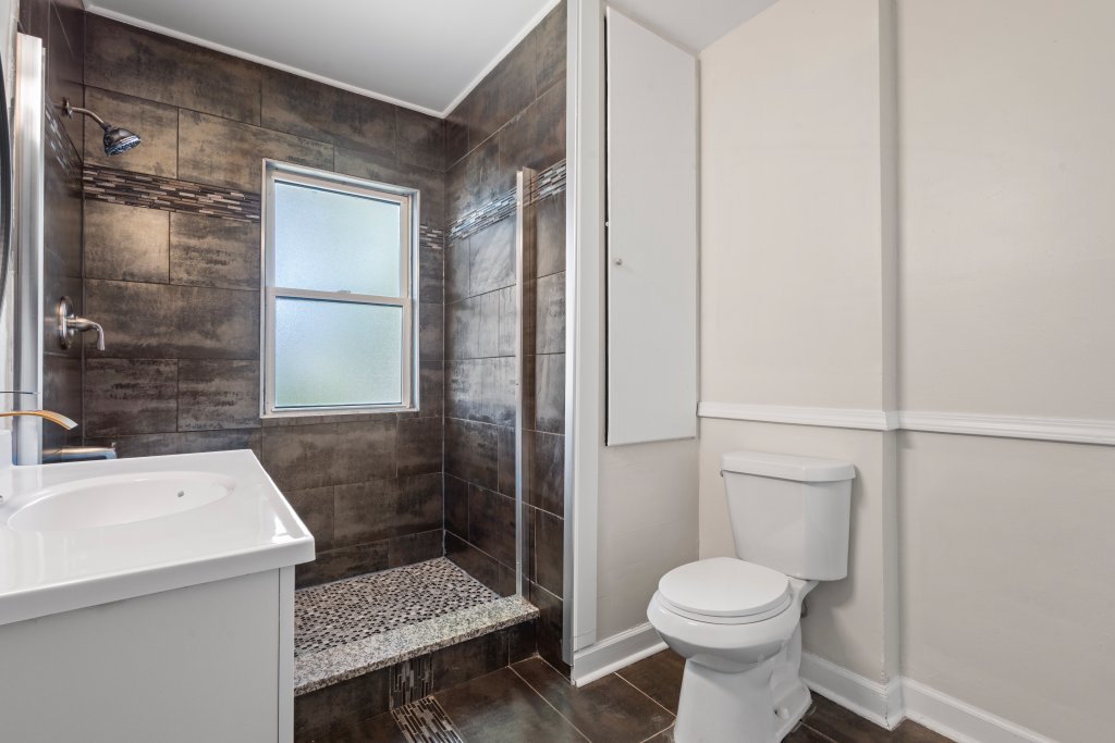15661 State Street Property Photo 17