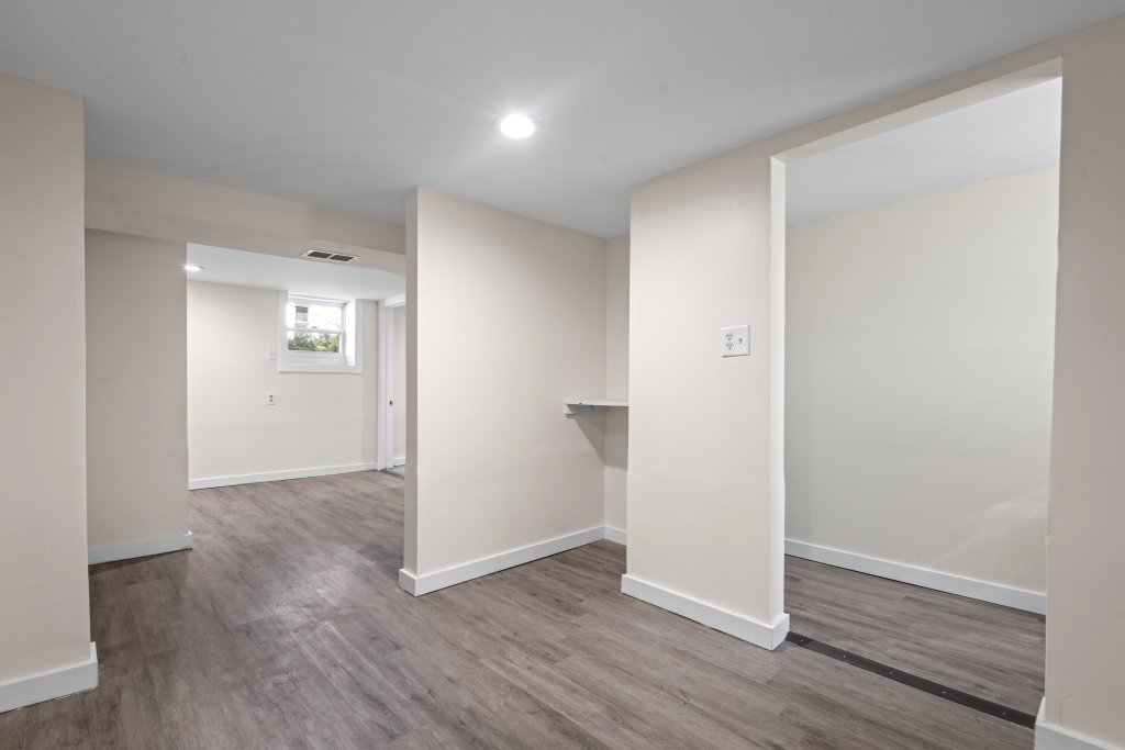 15661 State Street Property Photo 18