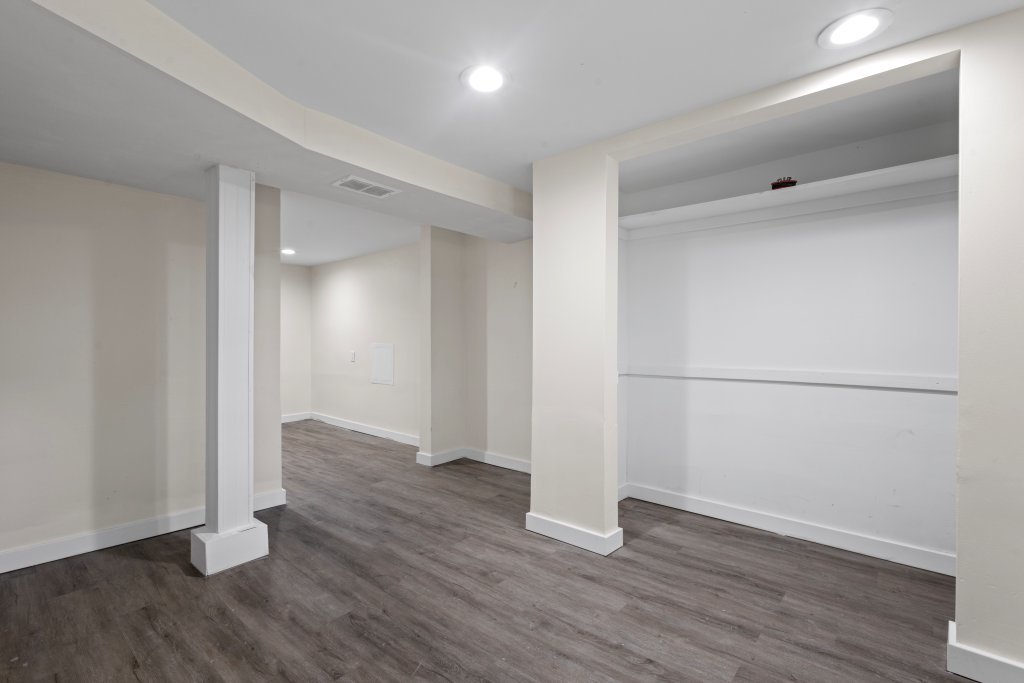 15661 State Street Property Photo 19