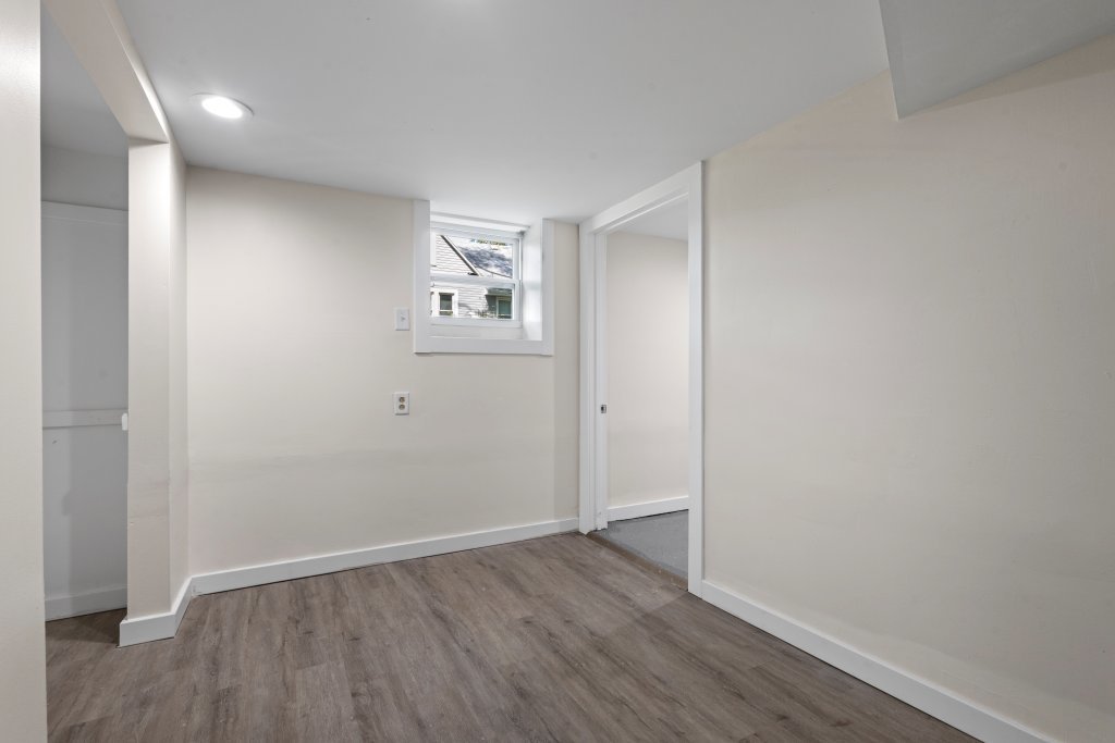 15661 State Street Property Photo 20