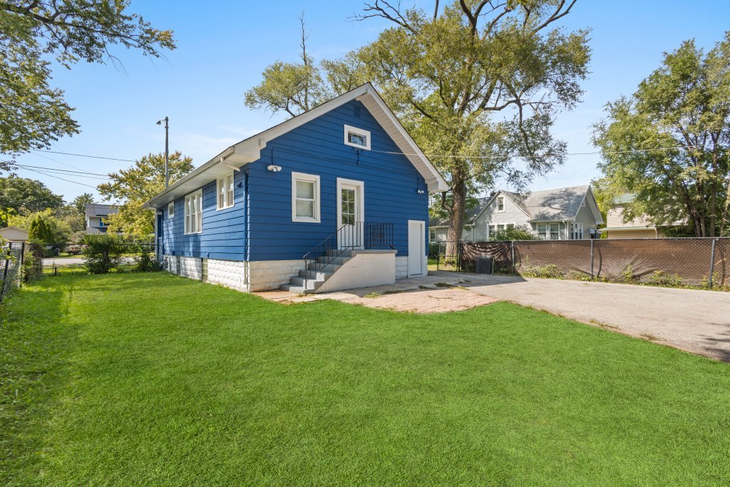 15661 State Street Property Photo 28