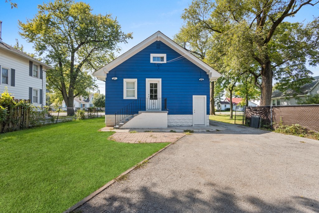 15661 State Street Property Photo 29