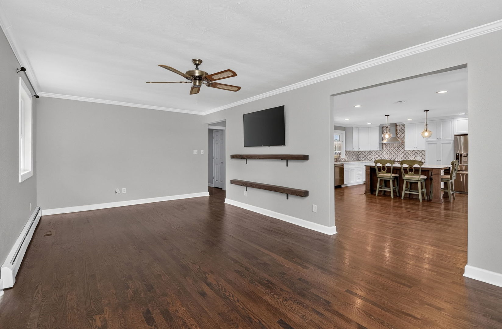 24021 W Union Street Property Photo 4