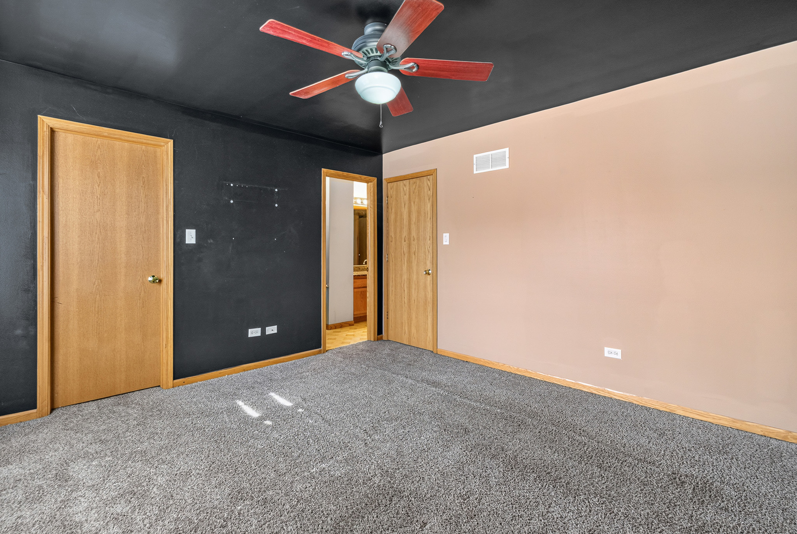 2325 Graystone Drive Property Photo 13