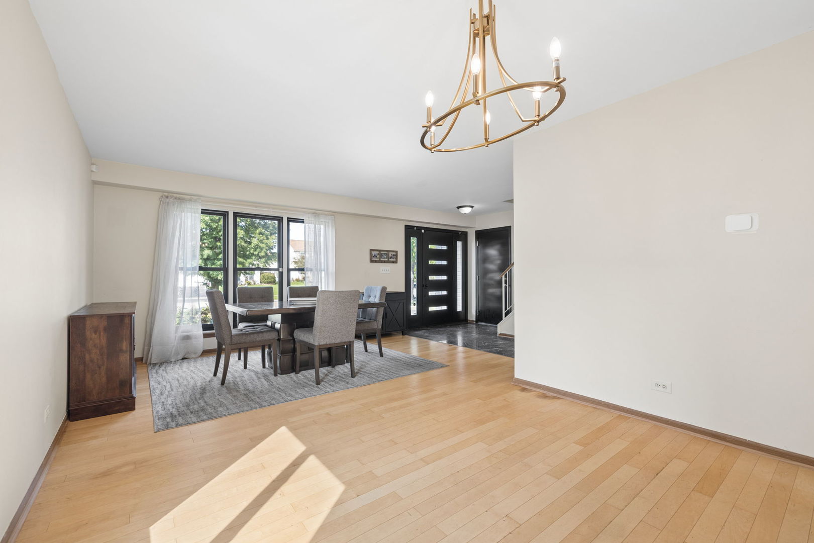 556 Foxford Road Property Photo 4