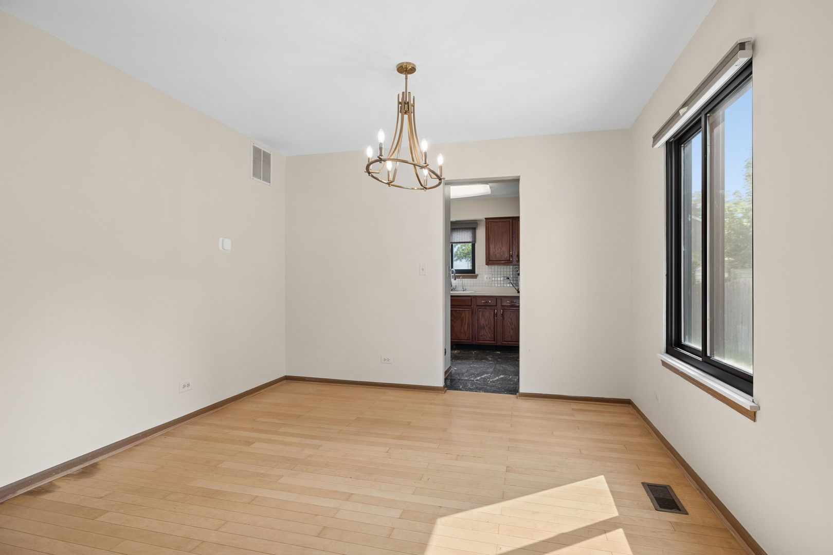 556 Foxford Road Property Photo 5