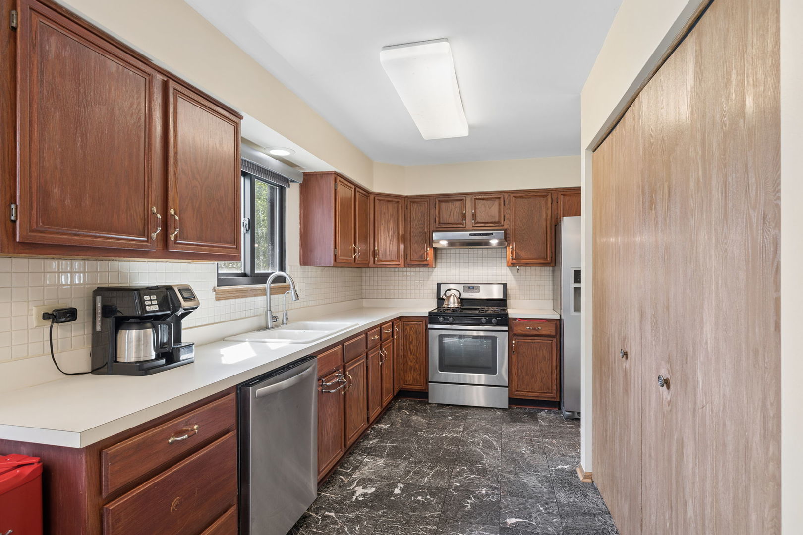 556 Foxford Road Property Photo 6