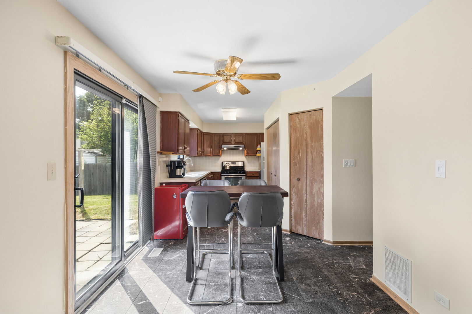 556 Foxford Road Property Photo 7