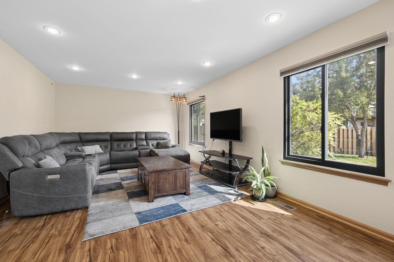 556 Foxford Road Property Photo 8