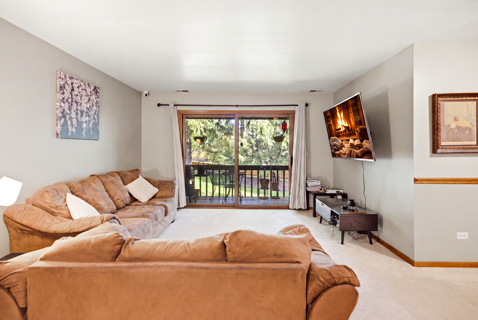 615 Waverly Drive C Property Photo 3