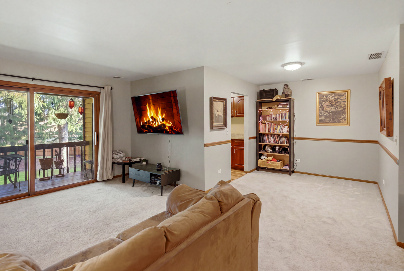 615 Waverly Drive C Property Photo 9