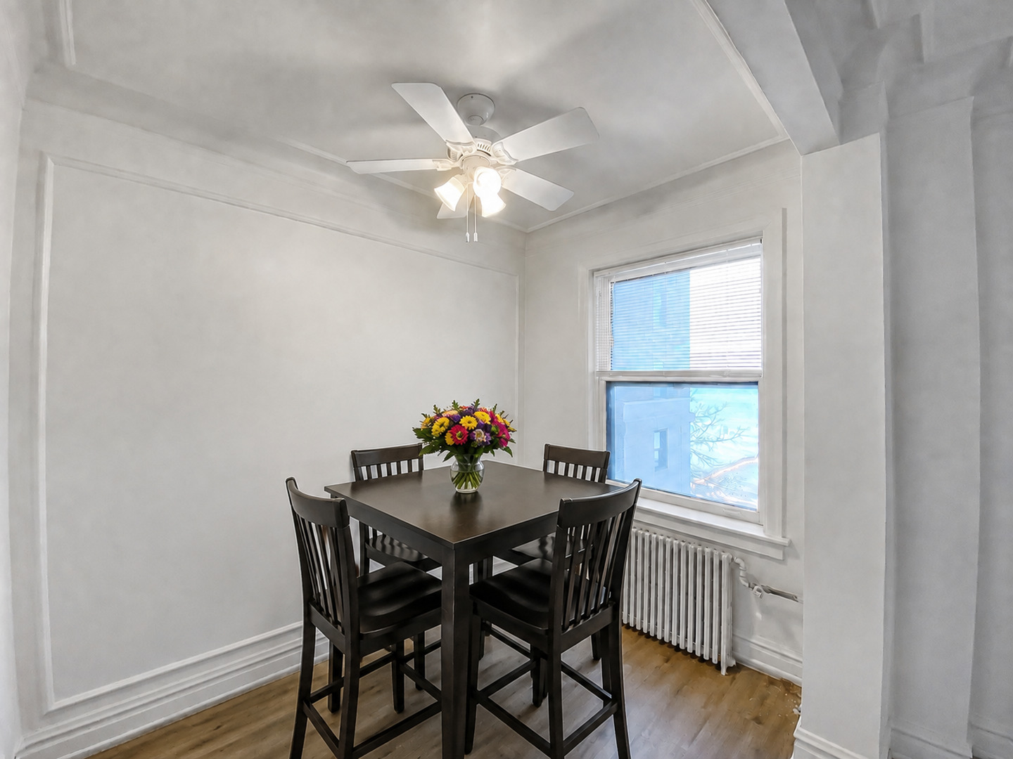 1205 W Sherwin Avenue 500 Property Photo 4