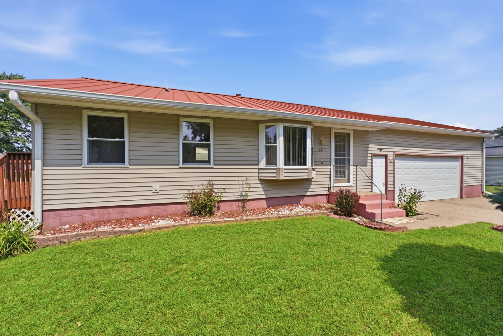 414 15th Place Property Photo 1