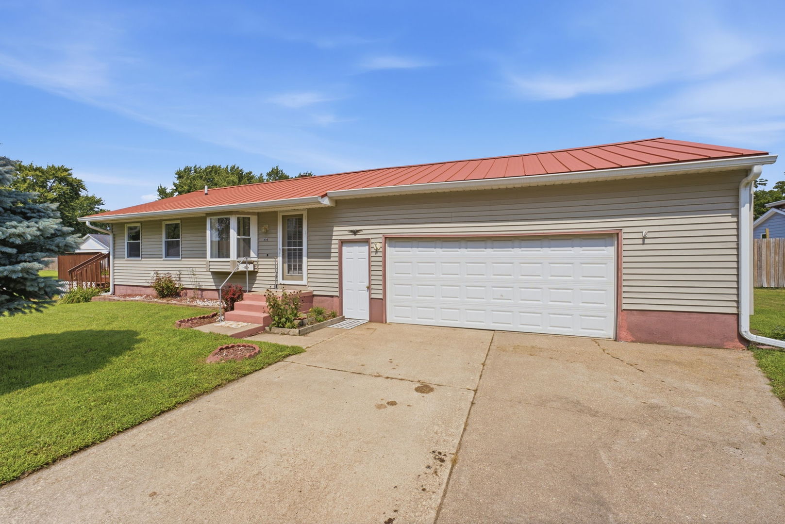 414 15th Place Property Photo 2