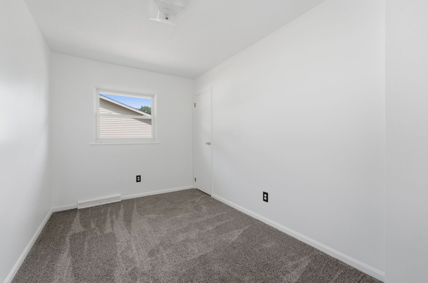 414 15th Place Property Photo 16
