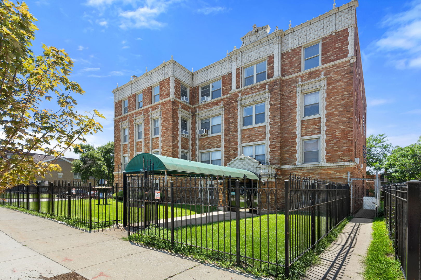 7370 S South Shore Drive 3w Property Photo 1