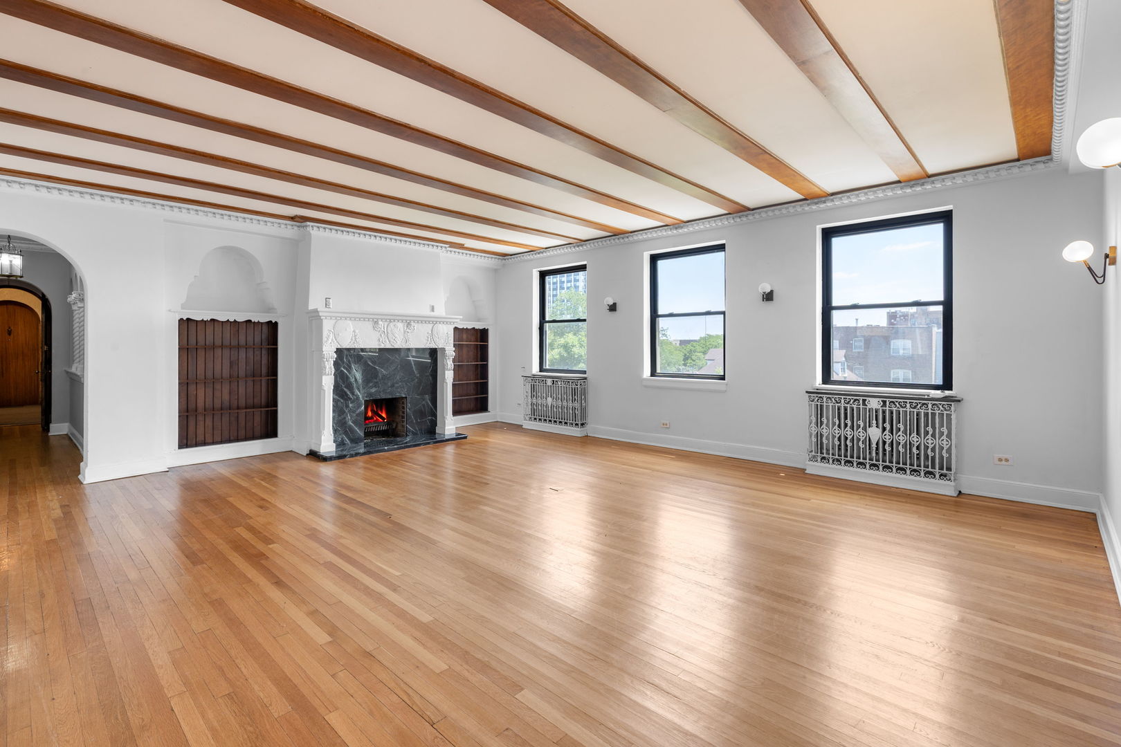 7370 S South Shore Drive 3w Property Photo 4