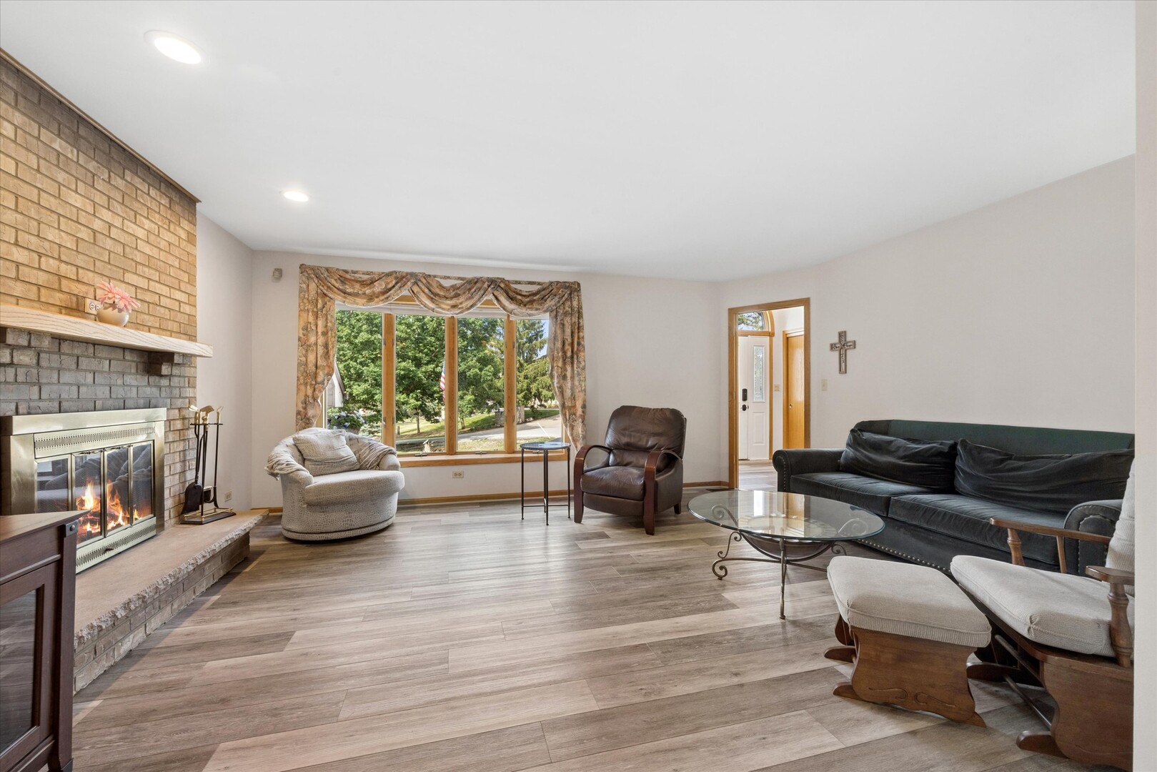 11131 Dineff Road Property Photo 4