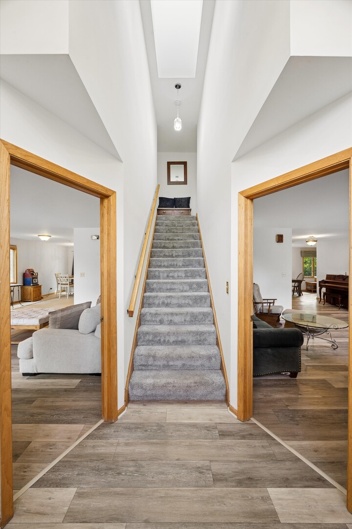 11131 Dineff Road Property Photo 6