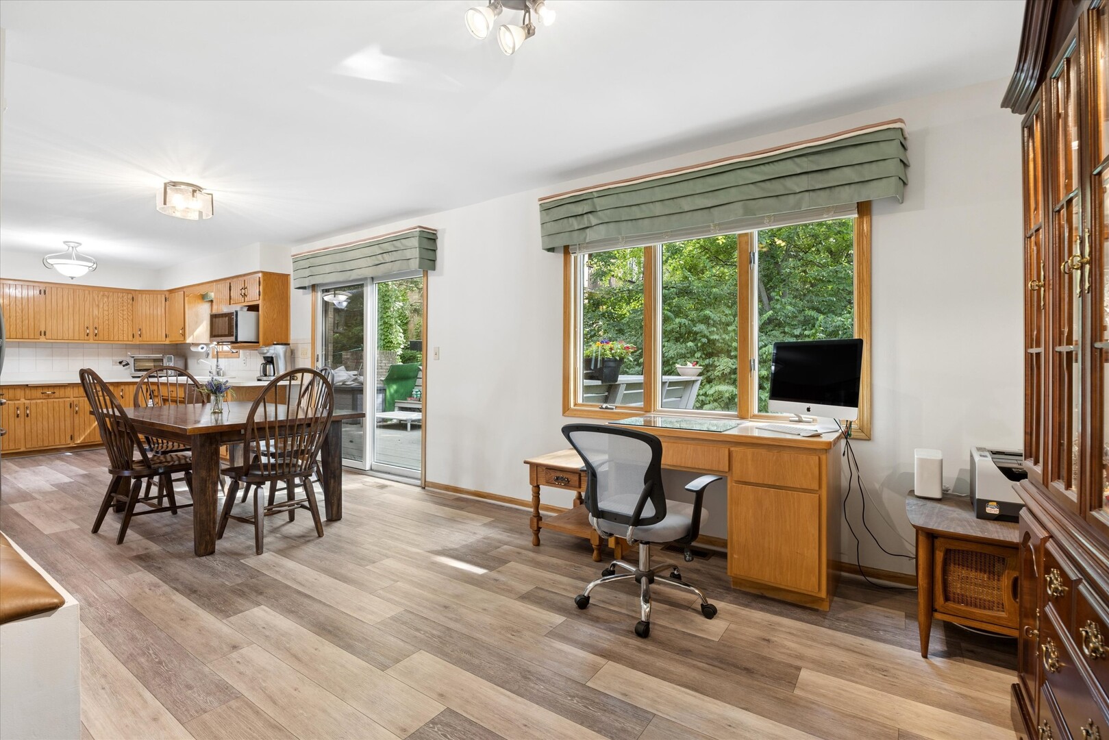 11131 Dineff Road Property Photo 10