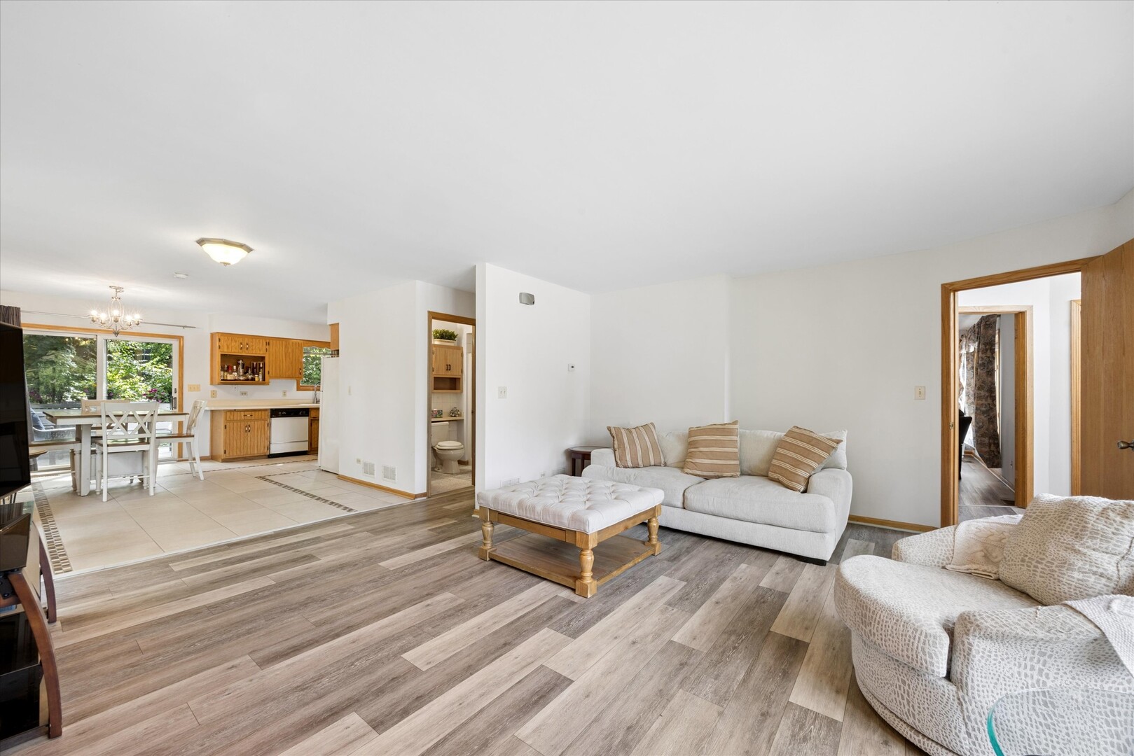11131 Dineff Road Property Photo 13